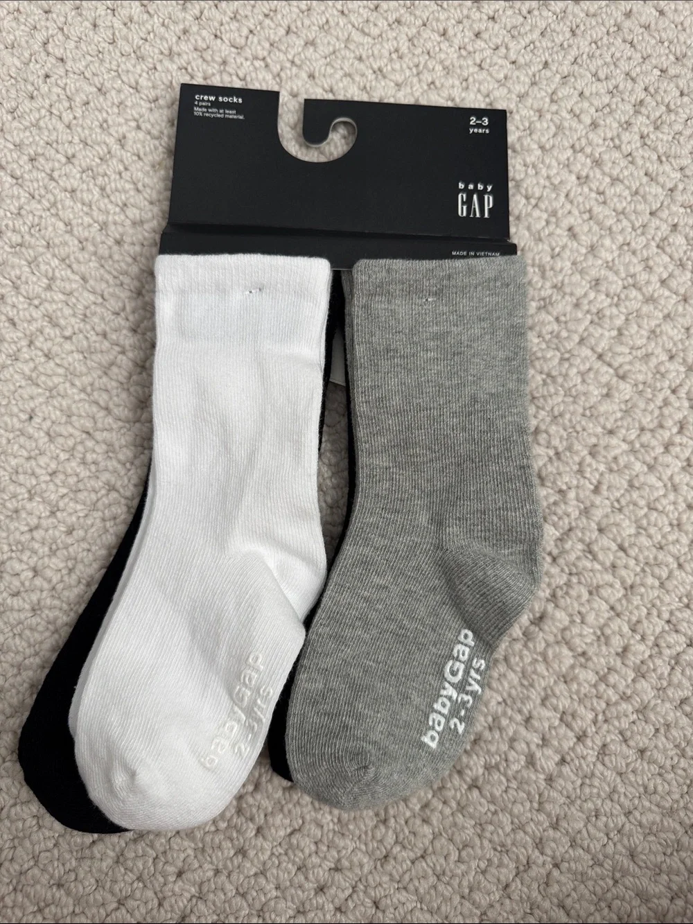 GAP Crew Socks - White, Gray, Black (3-Pack)